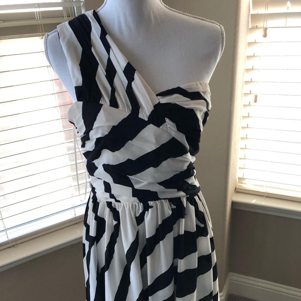 Beautiful Express One shoulder dress
